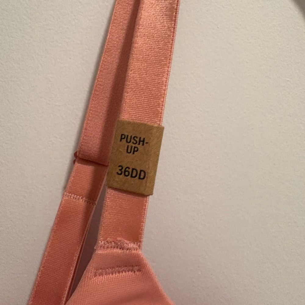 PINK Victoria's Secret Coral Bra - Picture 2 of 7